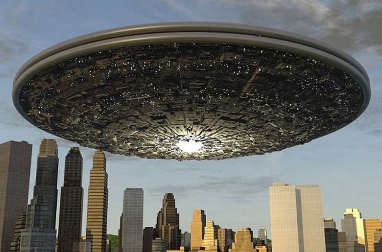 I newyorkesi hanno assistito al passaggio di un UFO gigante sulla metropoli