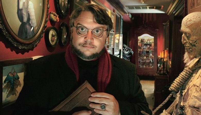 Il famoso regista ha parlato di incontri con UFO e fantasmi