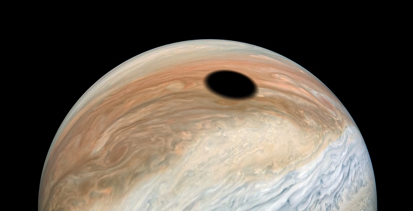 La sonda ha catturato l'ombra del cast di Io sulla superficie di Giove